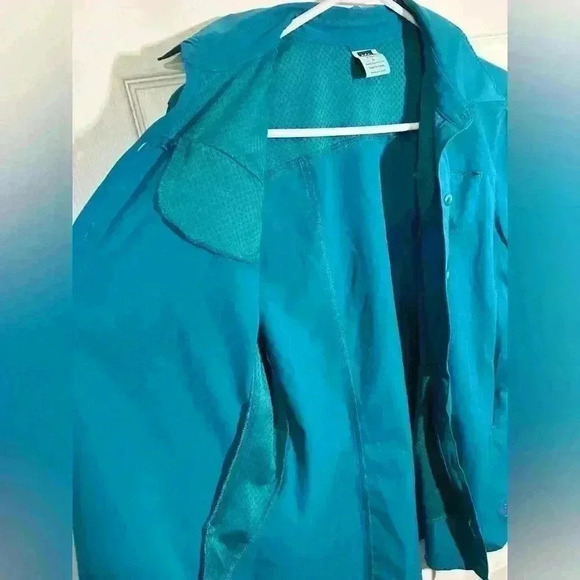 REI Sahara Long Sleeve Shirt. Teal, Size Large. Tons of pockets, vented back. - Picture 15 of 16
